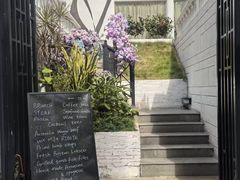 -Mark&Mars Restaurant