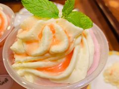 草莓酸奶奶昔-玛格萝妮比萨屋(四平店)