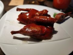 脆皮乳鸽-新荣记(BFC外滩金融中心店)