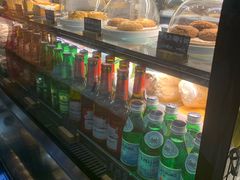 面包甜点陈列柜-HELLO 27 意面·沙拉·帕尼尼