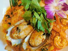 -Chom Cafe and Restaurant