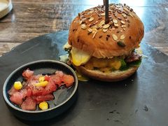 -HIGH FIVE哈福手工汉堡(桂林路店)