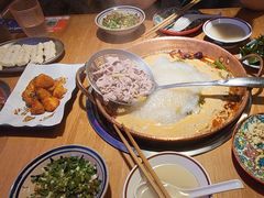 -洱火云南酸菜牛肉火锅(石景山当代商城店)