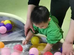 -爱睿思儿童早教亲子游泳(万象城店)