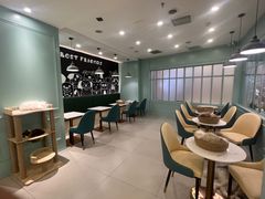 -安格丽娜·狗咖·猫咖羊驼咖(春熙路百盛商场店)