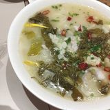 中午去大悦城吃个简餐，点了海鲜炒米线和酸菜鱼米粉