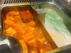 -海底捞火锅鲜切牛肉主题店(长寿路店)