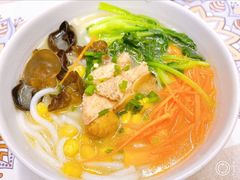鸡汤米线-云海肴云南菜(正大广场店)