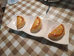 -新大咀港式茶餐厅(宝山万达店)