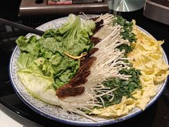 -帅巴人舅母子腊蹄民俗村