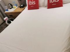 -宜必思酒店(青岛五四广场宁夏路地铁站店)
