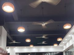 大堂-黄师奶甜品店