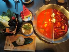 -湊湊火锅·茶憩(杭州湖滨银泰in77店)