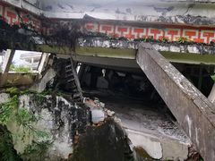 -四川汶川特大地震漩口中学遗址