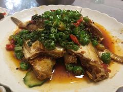 干烧耗儿鱼-洪霞餐馆