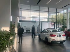 -上海宝信宝马4S店
