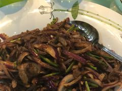 葱爆羊肉-鹊华居·地道鲁菜·海鲜·融合味(大明湖店)