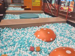 -极限PLAY运动娱乐新世界·团建派对表演休闲馆·室内高空游乐园