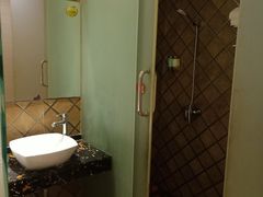-肯定精品酒店(南京龙江地铁站省妇幼保健院南门店)