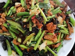 -丹水桥地锅鱼·翘嘴鲌·地方特色全鱼宴(丹江口大坝店)
