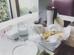 面包篮-郑州希尔顿酒店·阿米奇意大利餐厅