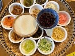 -包整·丝娃娃(一览甲秀楼风景店)