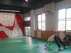 -悦动体能篮球羽毛球网球(三里河店)