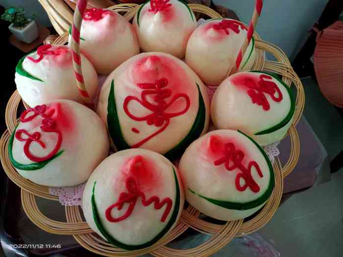 前门老正兴总店-"老北京专卖寿桃的老字号,去年老妈66时订.