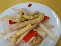 萝卜炖肘子-荣生萝卜汤饭店
