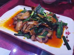 蒜苗回锅肉-易老妈蹄花.特色川菜(人民公园总店)