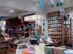 -猫的天空之城概念书店(束河店)