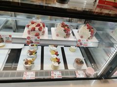 -花花卷卷·鲜食蛋糕(静安久光百货店)