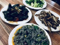 麻豆腐-宝瑞门钉肉饼店