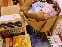 -猫的天空之城概念书店(印象城购物中心店)