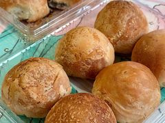 -白玉兰食品甜凤店(合生汇店)