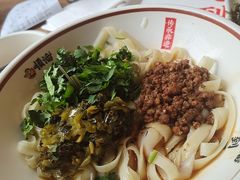 -顺溜·手工刀削面·黑金店(铜锣湾店)