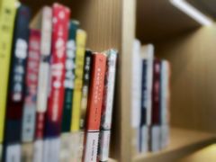 -漕河泾街道图书馆(漕河泾社区文化活动中心店)