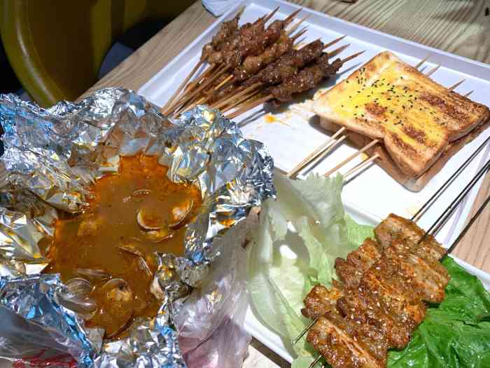 阿里巴巴烧烤专家(元一名城店)-"看点评小龙虾很不错的样子,晚上无事