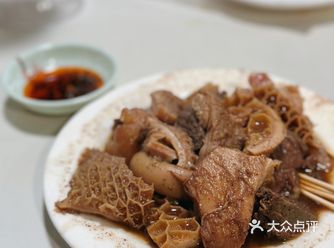 先去营地大街市场觅食，偶然发现这家网红店
