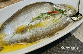 Chicken Oil Steamed Large River White Fish