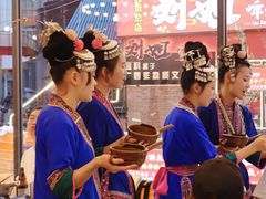 -刘姐啤酒鱼民族演艺餐厅(西街总店)