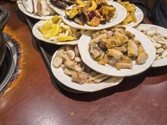 -菌之家·专业纯野生菌火锅·特色炒菌