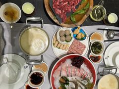 -红鼎豆捞·非遗鲍皇汤火锅(宝丰路店)