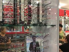 -朱师傅眼镜·蔡司·依视路·尼康(市先进店)