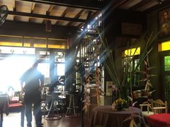 -Dash Teak House