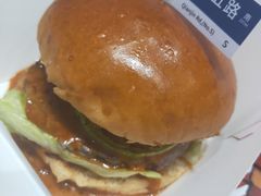 牛肉汉堡-前进5路汉堡炸鸡(汉街skp店)