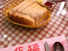 槽子面包切片-华梅西餐厅(哈尔滨中央大街店)