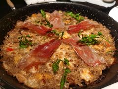 西班牙铁锅火腿芝士鸡肉焗饭-C&R西班牙餐厅