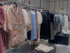 -URBAN REVIVO(欢乐海岸购物中心店)