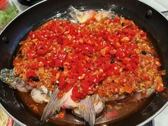 现焖老坛剁椒鱼头-味上湘菜馆(河马店)